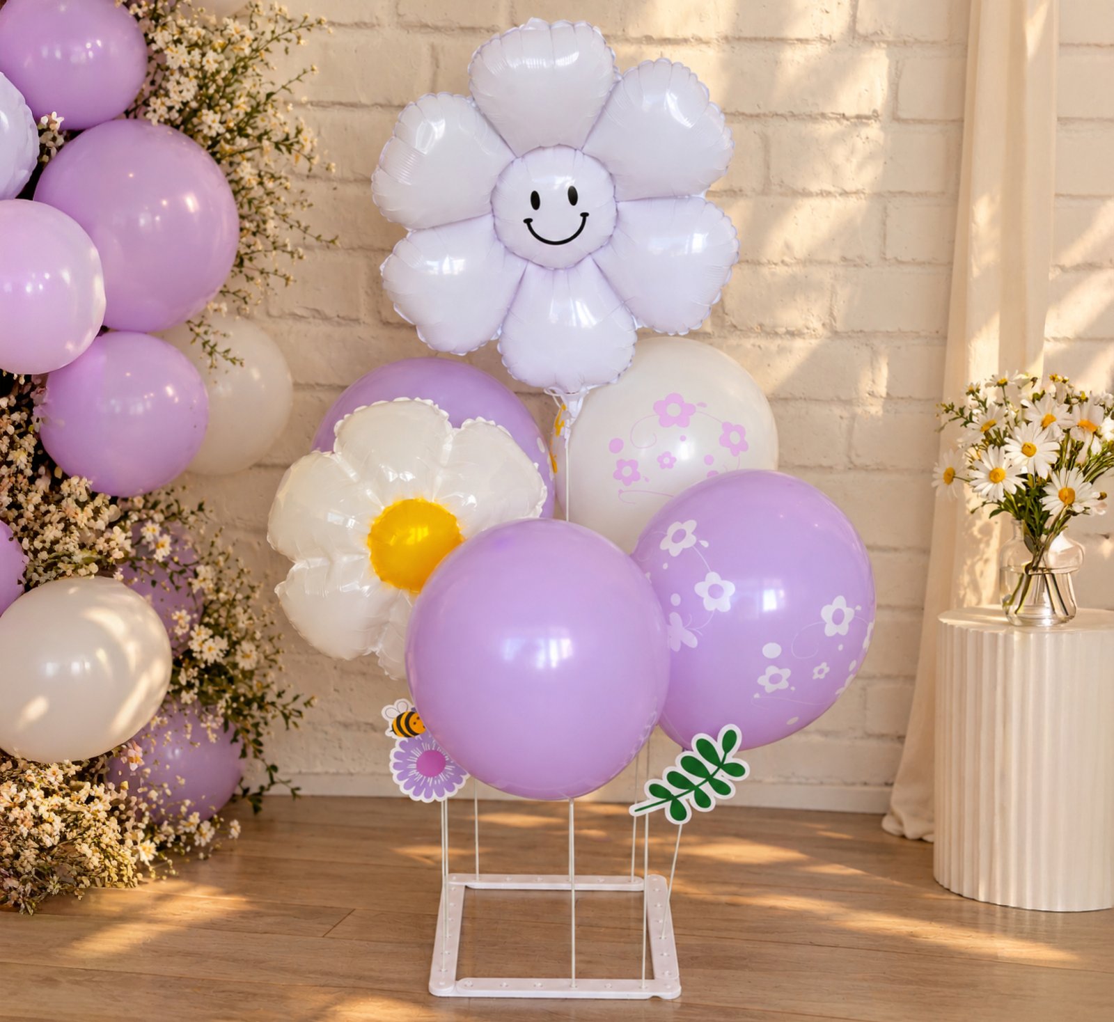 flower-balloon-bouquet-fit with-stand
