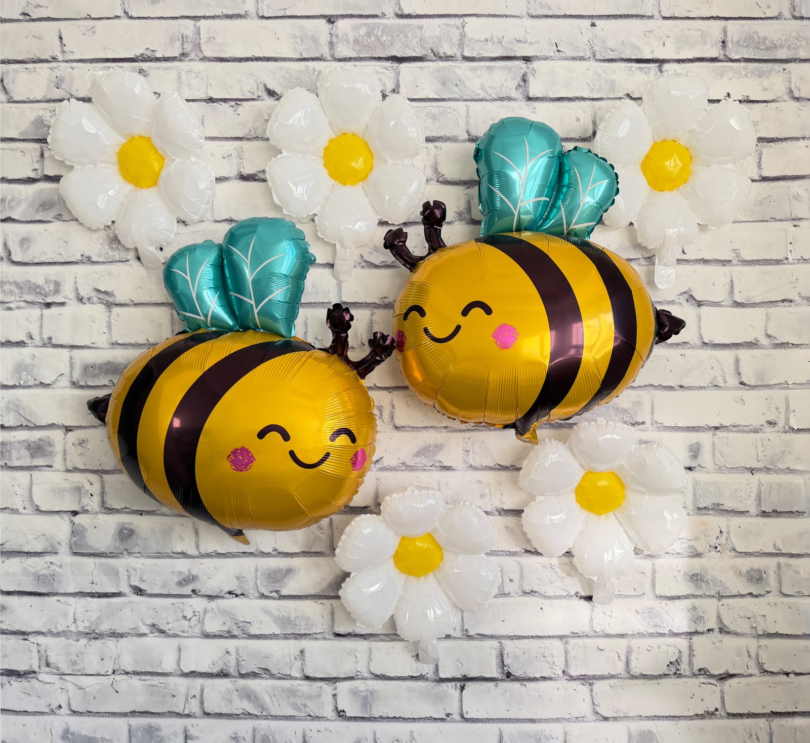 birthday-bee-balloon-set birthday-bee-balloon-set