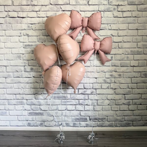 pink-heart-balloon-bouquet